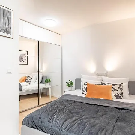 New - Comfy With Balcony Apartamento *