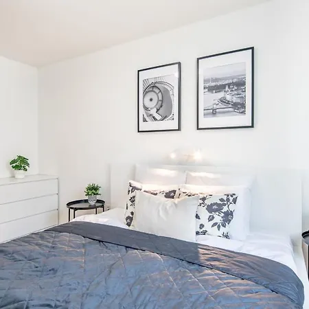 New - Comfy With Balcony Apartamento