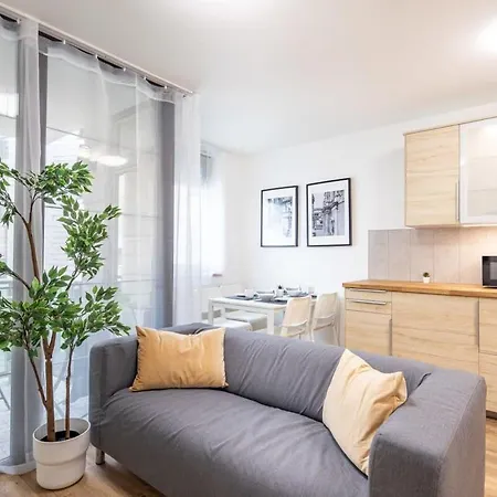 New - Comfy With Balcony Budapest